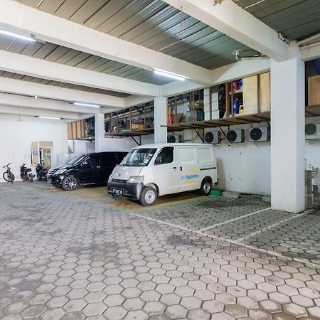 Reddoorz Plus Syariah Near Mall Pondok Indah Джакарта Экстерьер фото