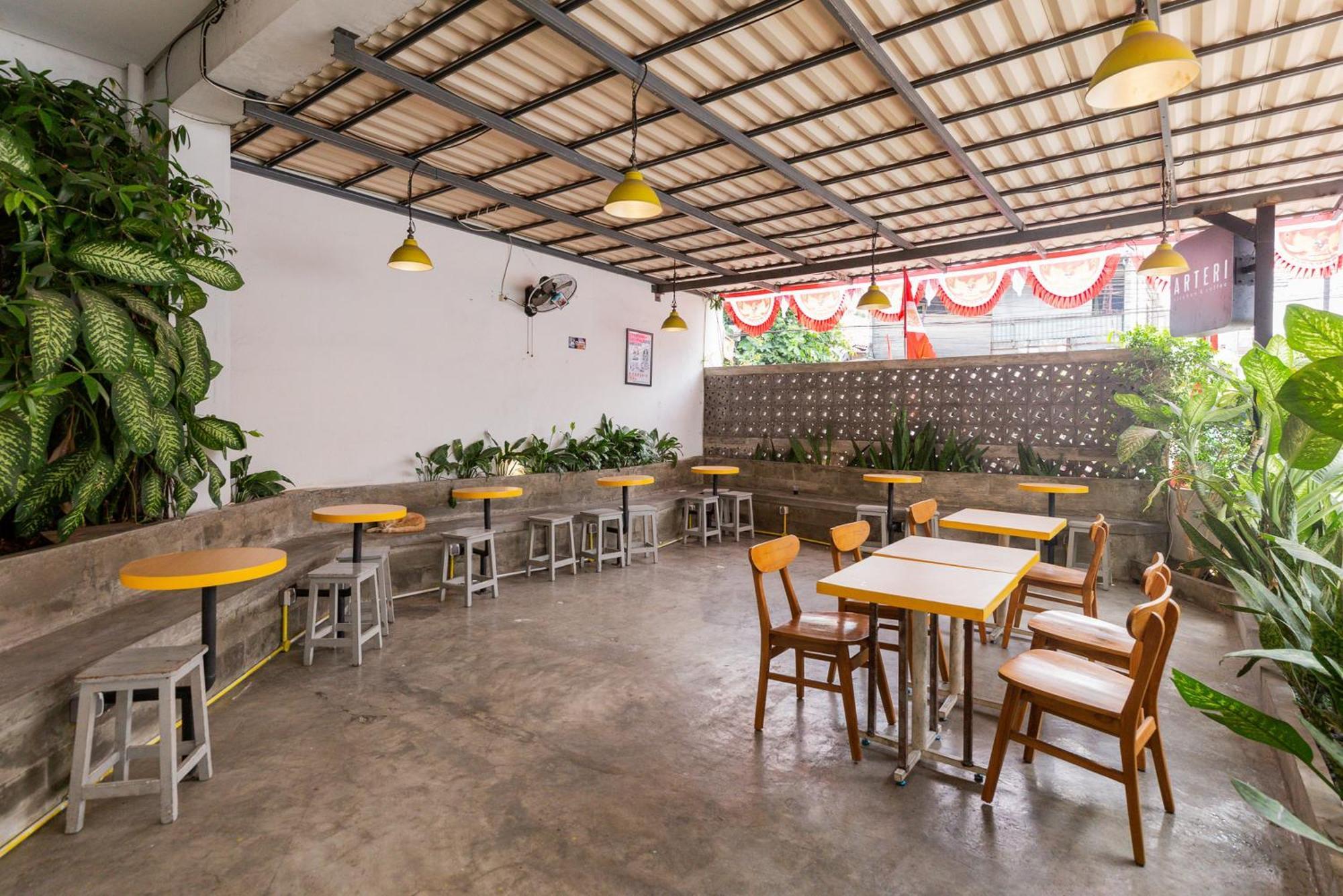 Reddoorz Plus Syariah Near Mall Pondok Indah Джакарта Экстерьер фото